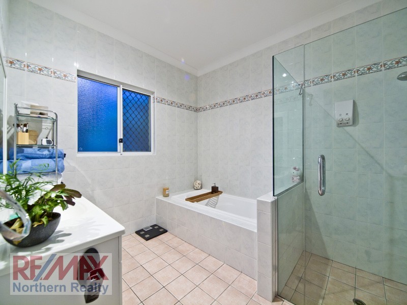 12 Allamanda Crescent, Albany Creek QLD 4035