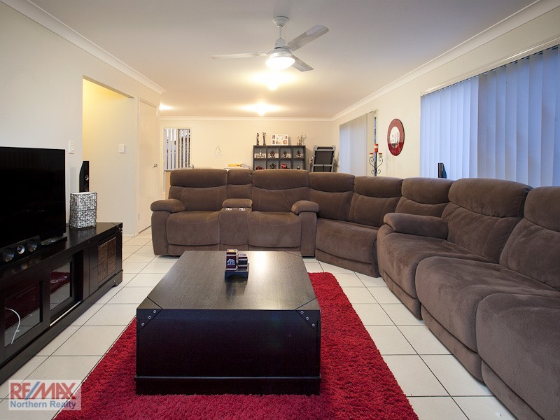 9 Bison Court, Warner QLD 4500
