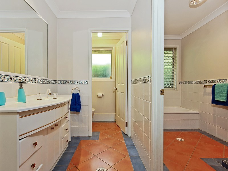 7 Bookleaf Place, Bridgeman Downs QLD 4035