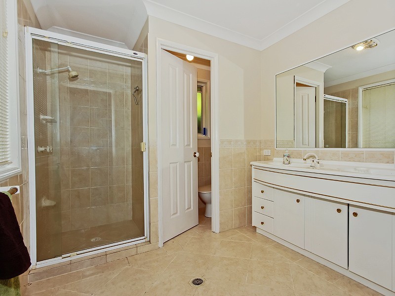 7 Bookleaf Place, Bridgeman Downs QLD 4035