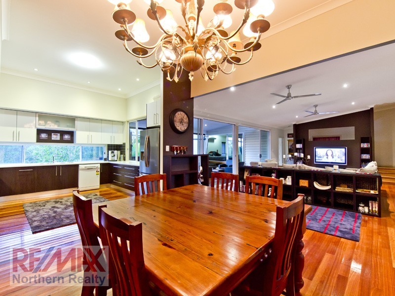 103 Corvus Dve, Cashmere QLD 4500