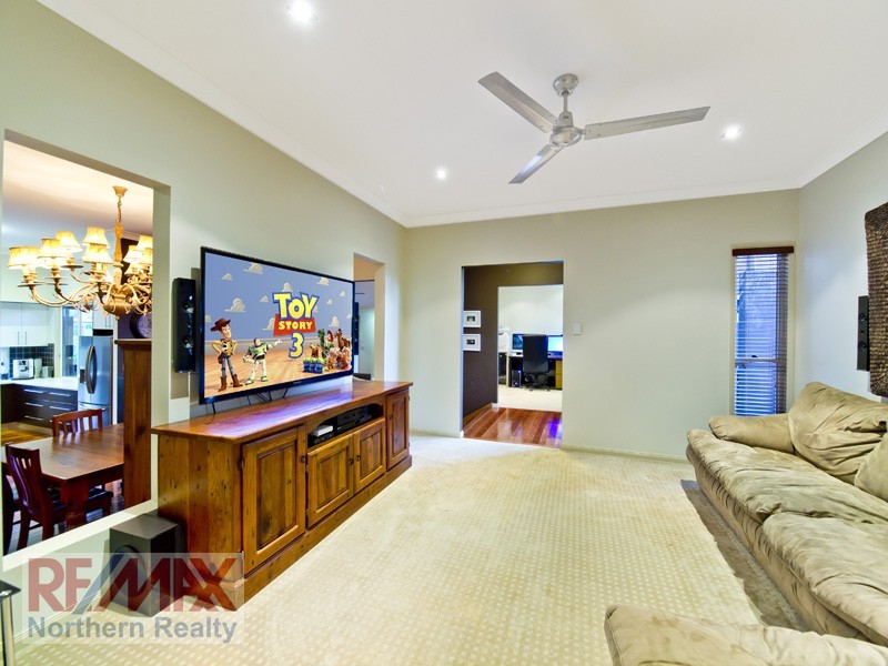 103 Corvus Dve, Cashmere QLD 4500