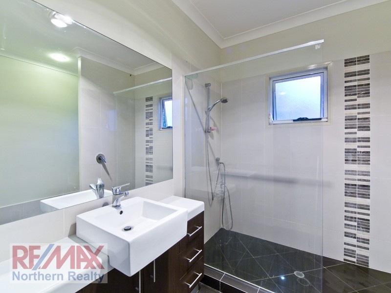103 Corvus Dve, Cashmere QLD 4500