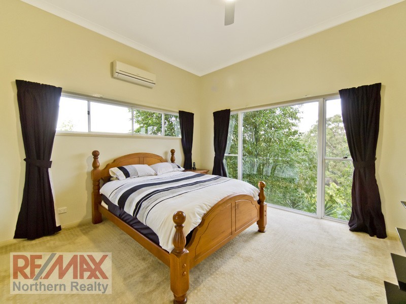 103 Corvus Dve, Cashmere QLD 4500