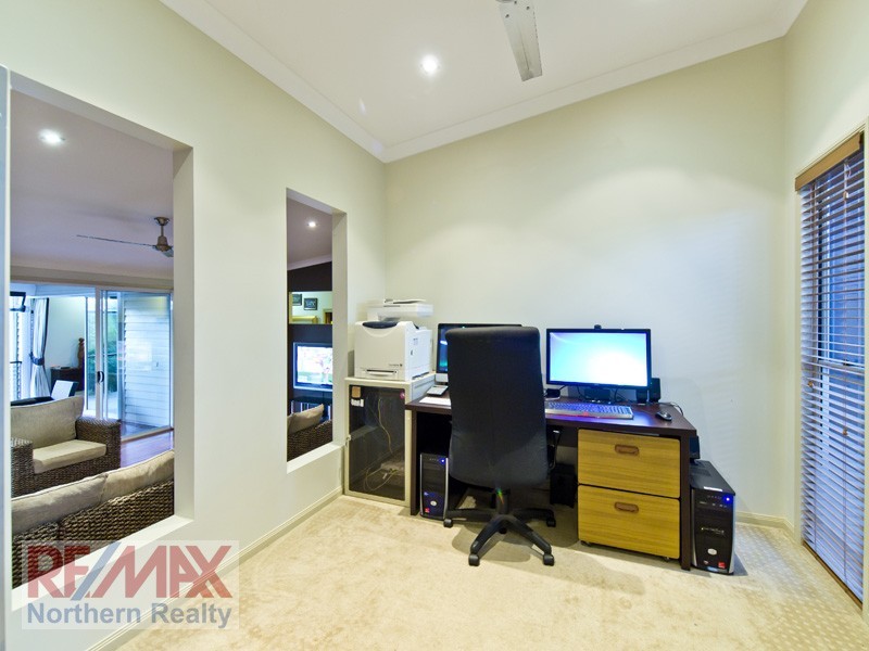 103 Corvus Dve, Cashmere QLD 4500