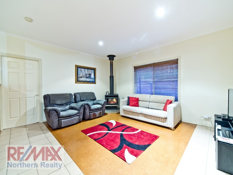 5 Glen Eaton St, Eatons Hill QLD 4037