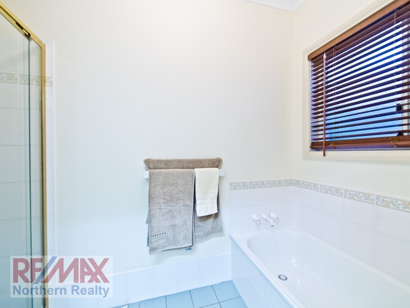 5 Glen Eaton St, Eatons Hill QLD 4037