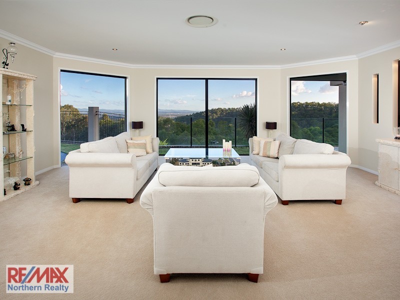 8 Millbrook Drive, Pullenvale QLD 4069