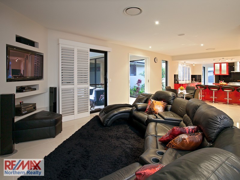 8 Millbrook Drive, Pullenvale QLD 4069