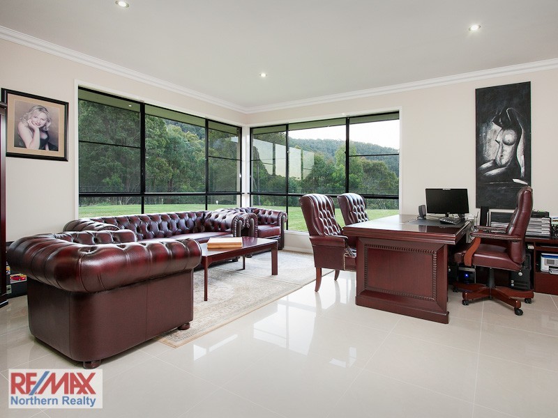 8 Millbrook Drive, Pullenvale QLD 4069