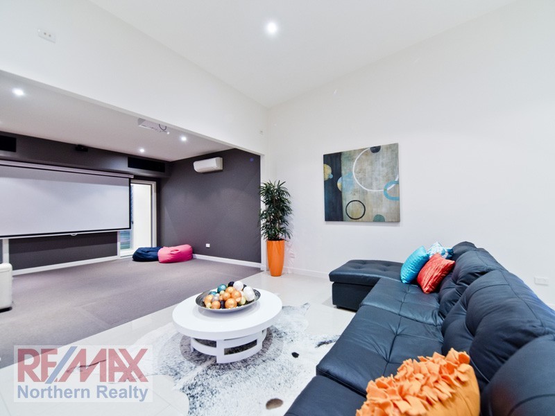 25 ASHLEIGH CRT, Eatons Hill QLD 4037