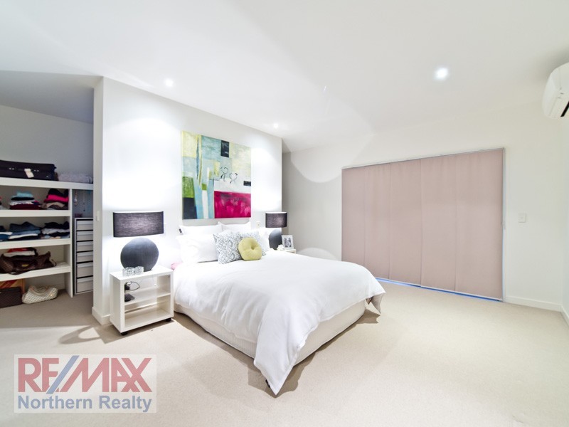 25 ASHLEIGH CRT, Eatons Hill QLD 4037