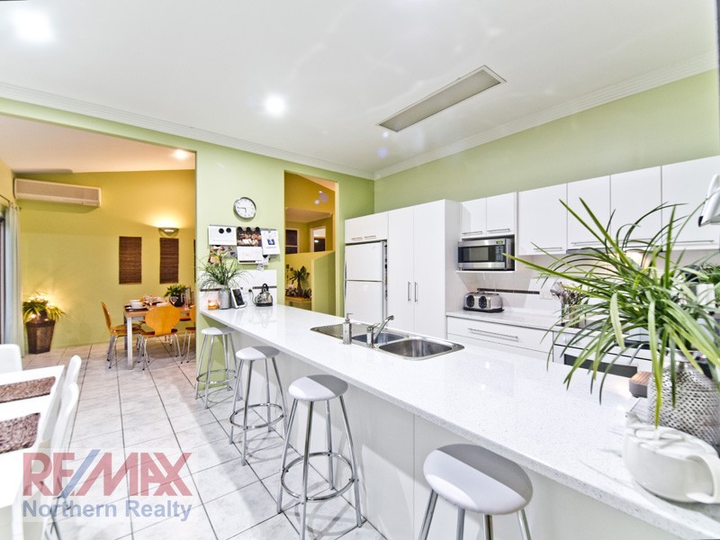 16 Elwood Court, Eatons Hill QLD 4037