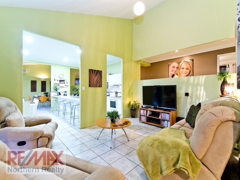 16 Elwood Court, Eatons Hill QLD 4037