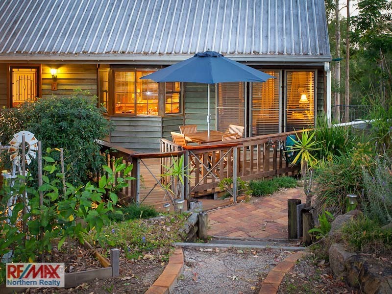 27 Buranda Road, Clear Mountain QLD 4500