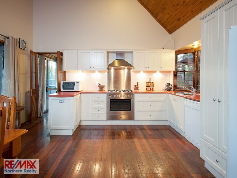 27 Buranda Road, Clear Mountain QLD 4500