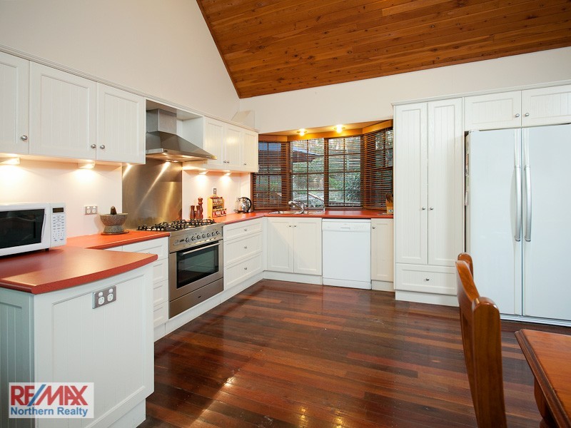 27 Buranda Road, Clear Mountain QLD 4500