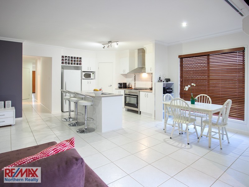 35 Castlewellan Cct, Warner QLD 4500