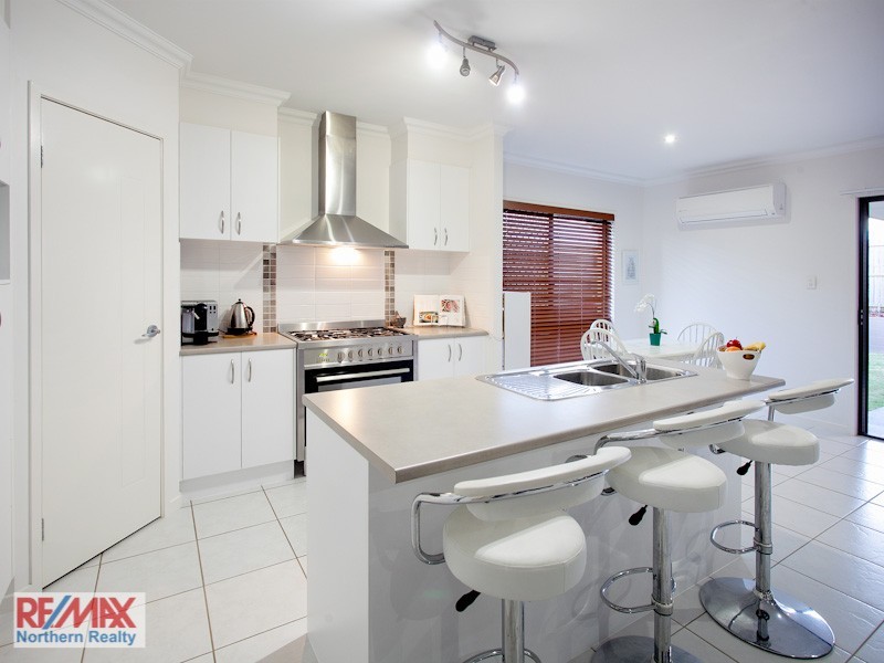 35 Castlewellan Cct, Warner QLD 4500