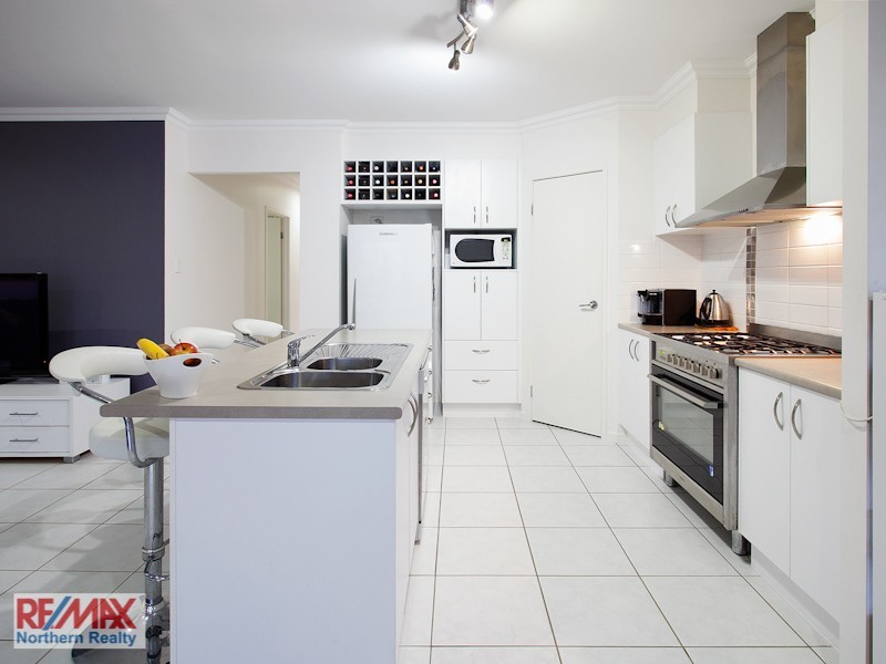 35 Castlewellan Cct, Warner QLD 4500