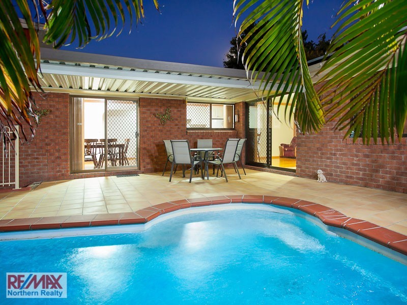 2 Edwards Drive, Albany Creek QLD 4035