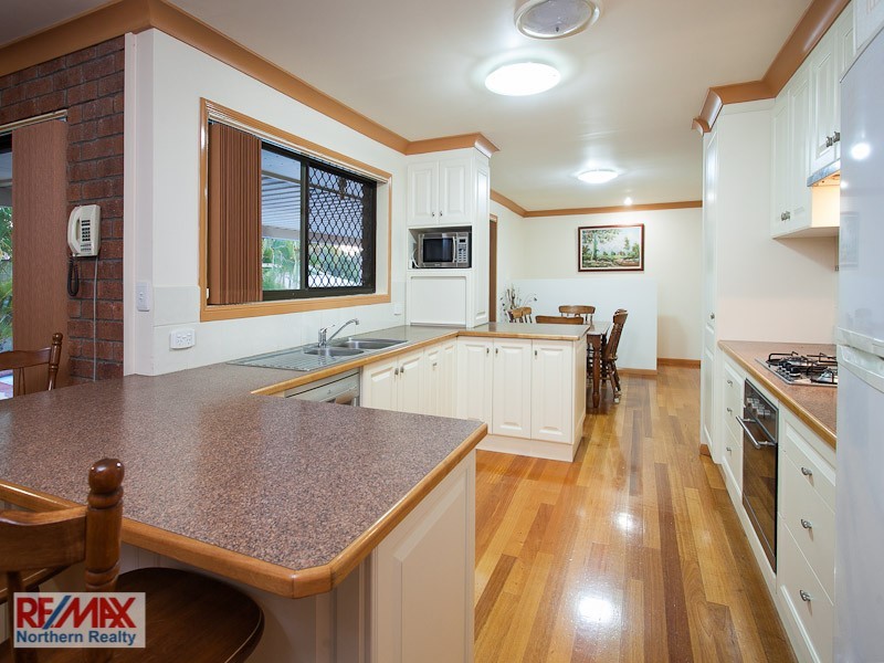 2 Edwards Drive, Albany Creek QLD 4035