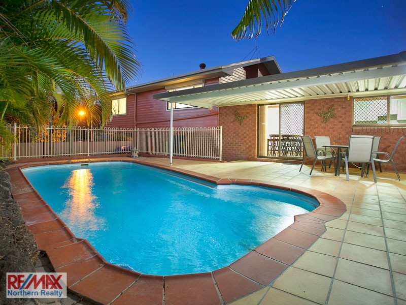 2 Edwards Drive, Albany Creek QLD 4035