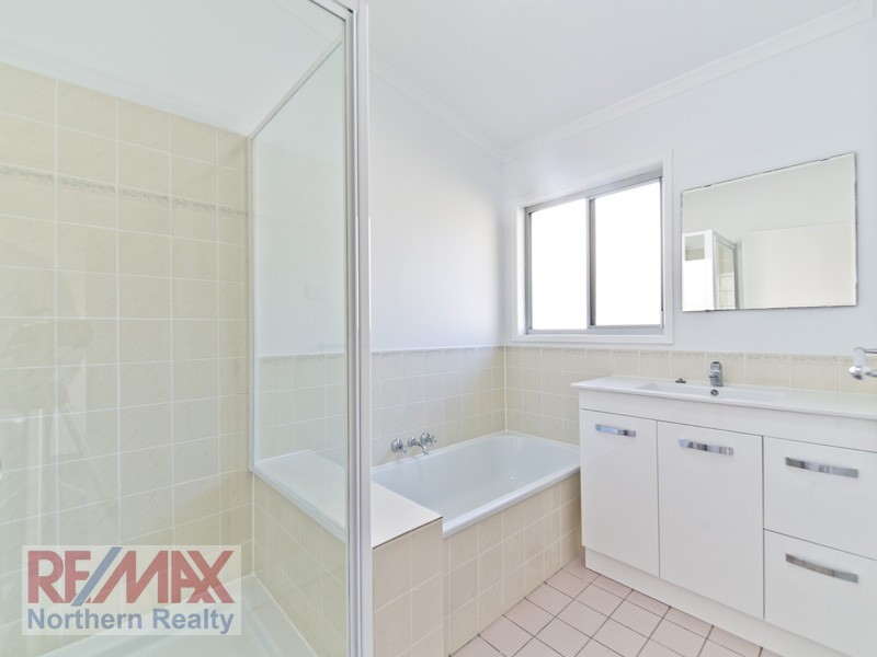 11 James Cash Ct, Albany Creek QLD 4035