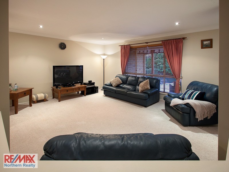 60 Marina Court, Eatons Hill QLD 4037