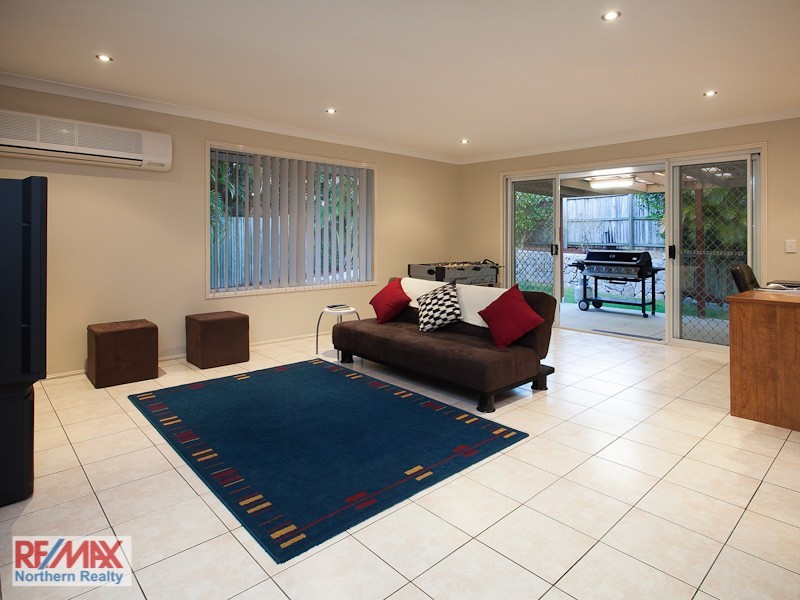 60 Marina Court, Eatons Hill QLD 4037