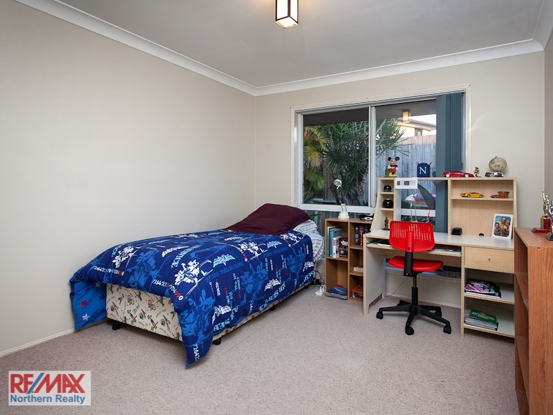 60 Marina Court, Eatons Hill QLD 4037