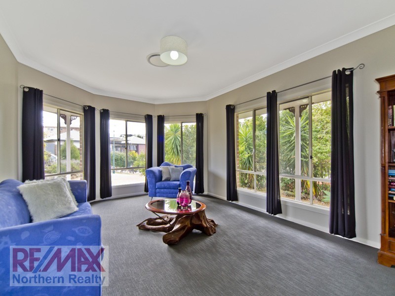 3 Fairy Place, Eatons Hill QLD 4037