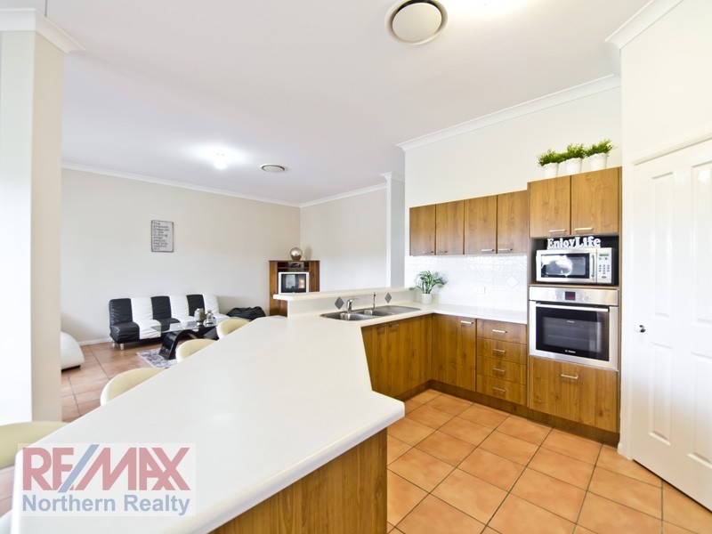 3 Fairy Place, Eatons Hill QLD 4037