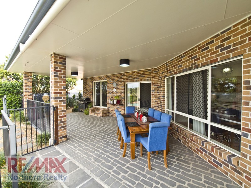 3 Fairy Place, Eatons Hill QLD 4037