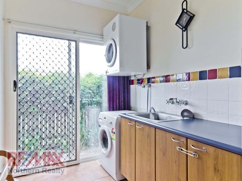 3 Fairy Place, Eatons Hill QLD 4037
