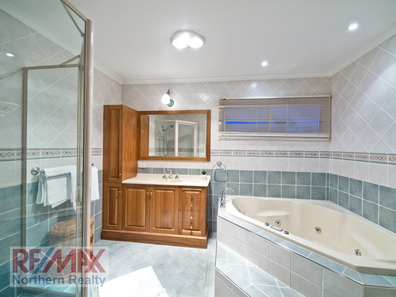 11 Waratah Street, Albany Creek QLD 4035