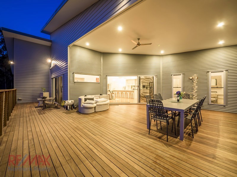 7 Amorosa Ct, Eatons Hill QLD 4037