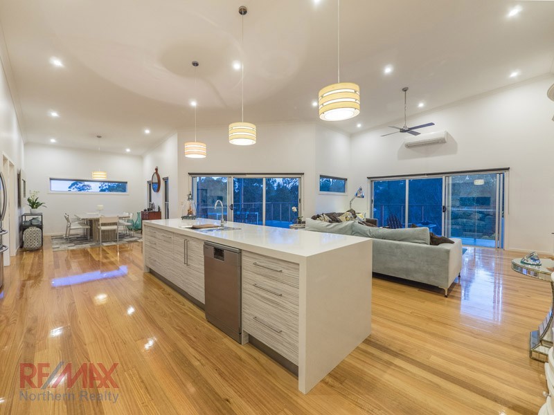 7 Amorosa Ct, Eatons Hill QLD 4037