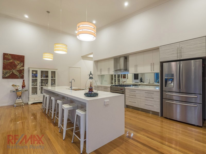 7 Amorosa Ct, Eatons Hill QLD 4037