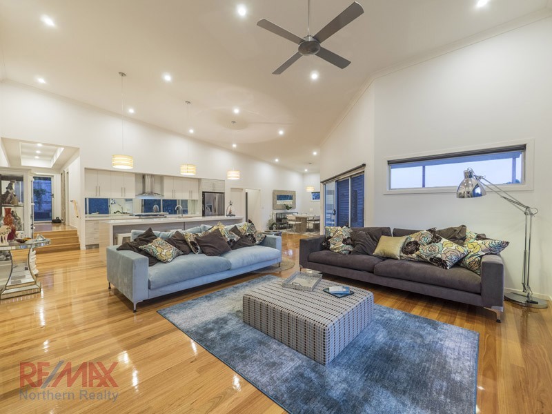 7 Amorosa Ct, Eatons Hill QLD 4037