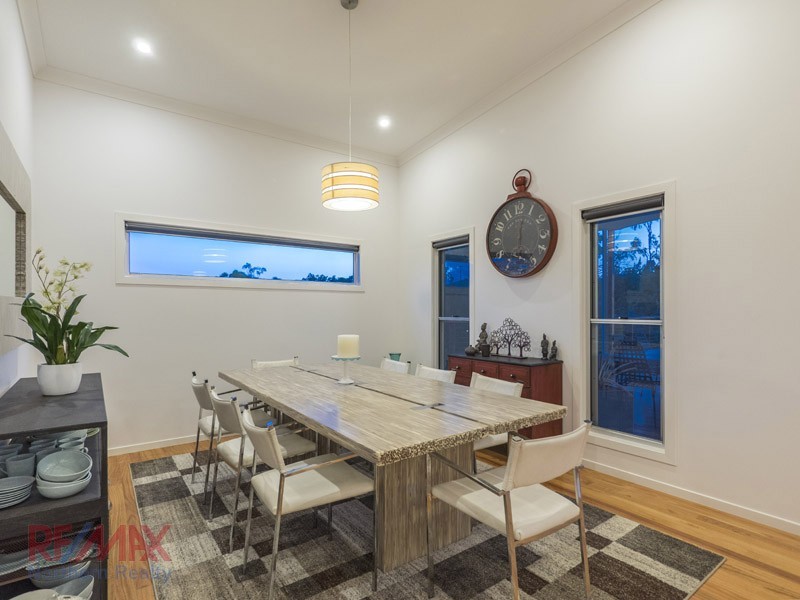 7 Amorosa Ct, Eatons Hill QLD 4037