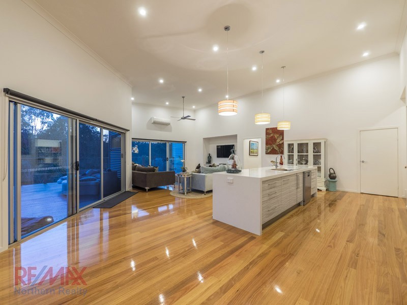 7 Amorosa Ct, Eatons Hill QLD 4037