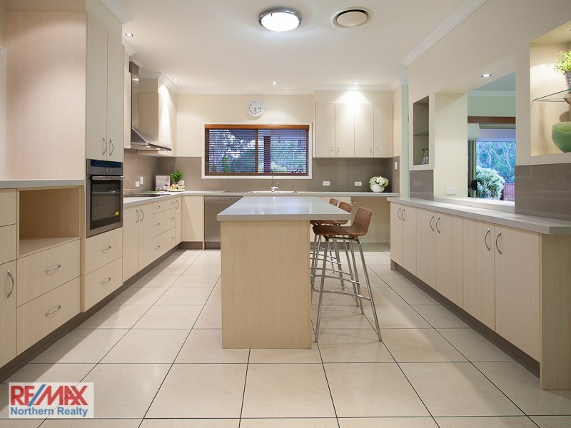 8 Olympic Court, Albany Creek QLD 4035