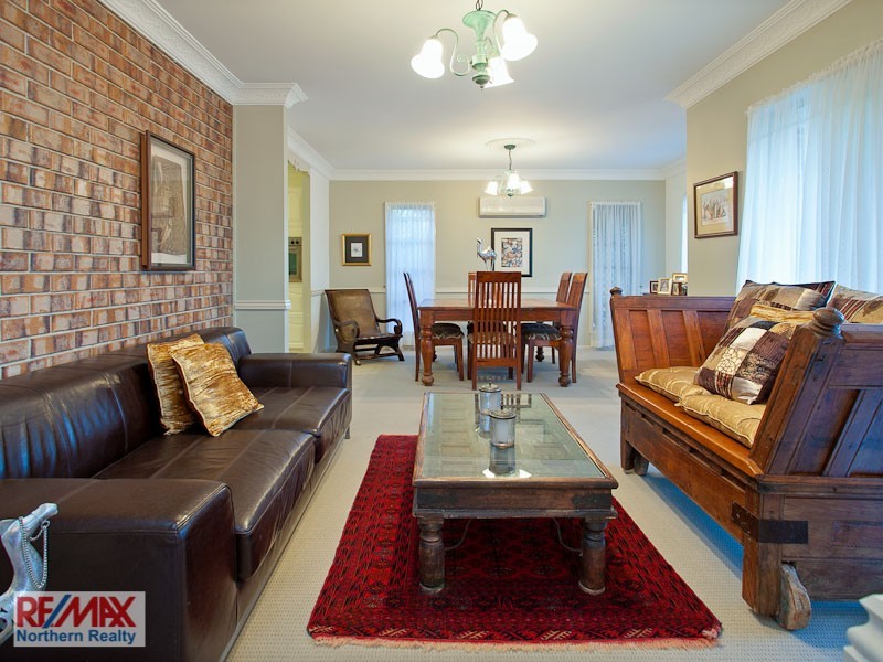 2 Fairview Place, Bridgeman Downs QLD 4035