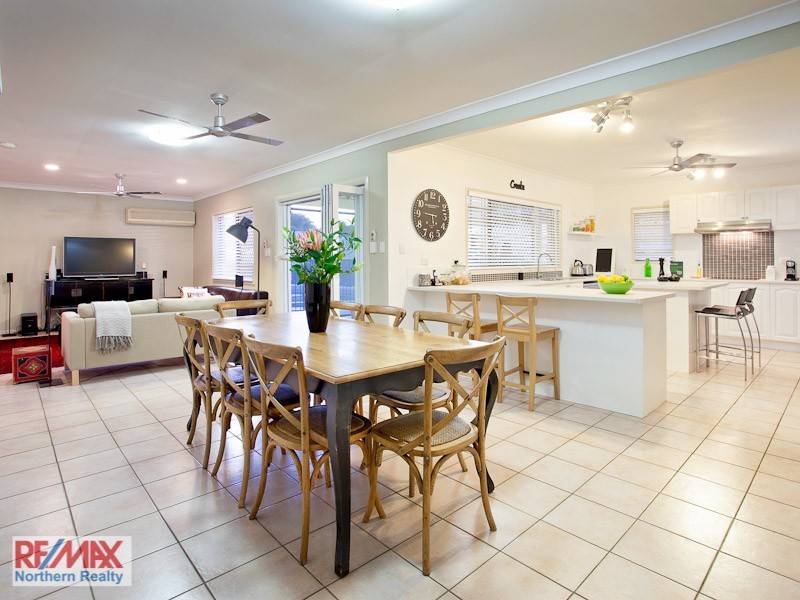 2 Fairview Place, Bridgeman Downs QLD 4035