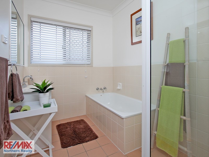 2 Fairview Place, Bridgeman Downs QLD 4035