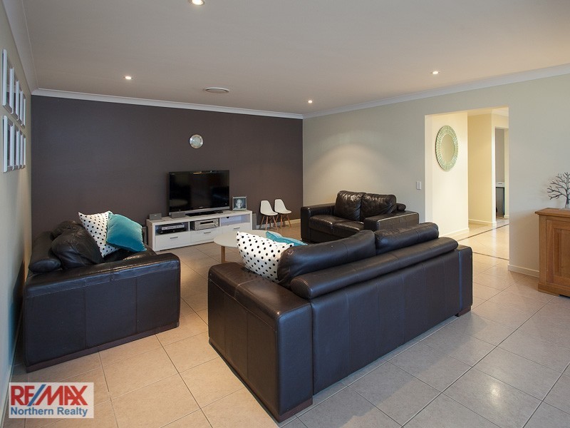 42 Bella St, Cashmere QLD 4500