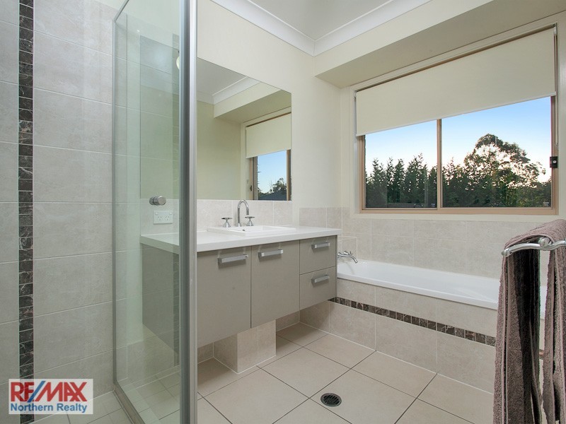 42 Bella St, Cashmere QLD 4500