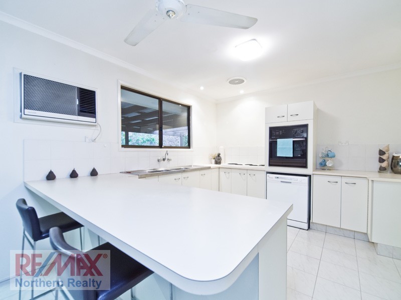 8 McCartney Ct, Cashmere QLD 4500