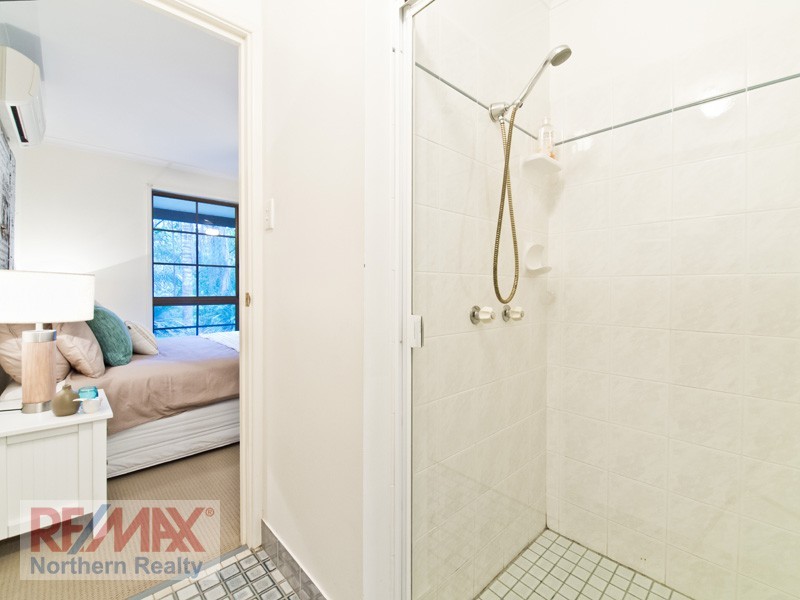 8 McCartney Ct, Cashmere QLD 4500